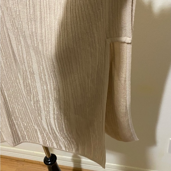 Ming Wang Shirt Sleeve Cozy Knit Poncho Top - Picture 5 of 16